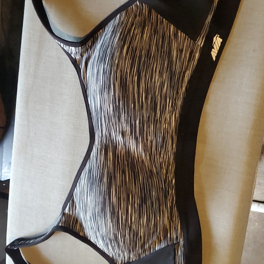 Avia bra